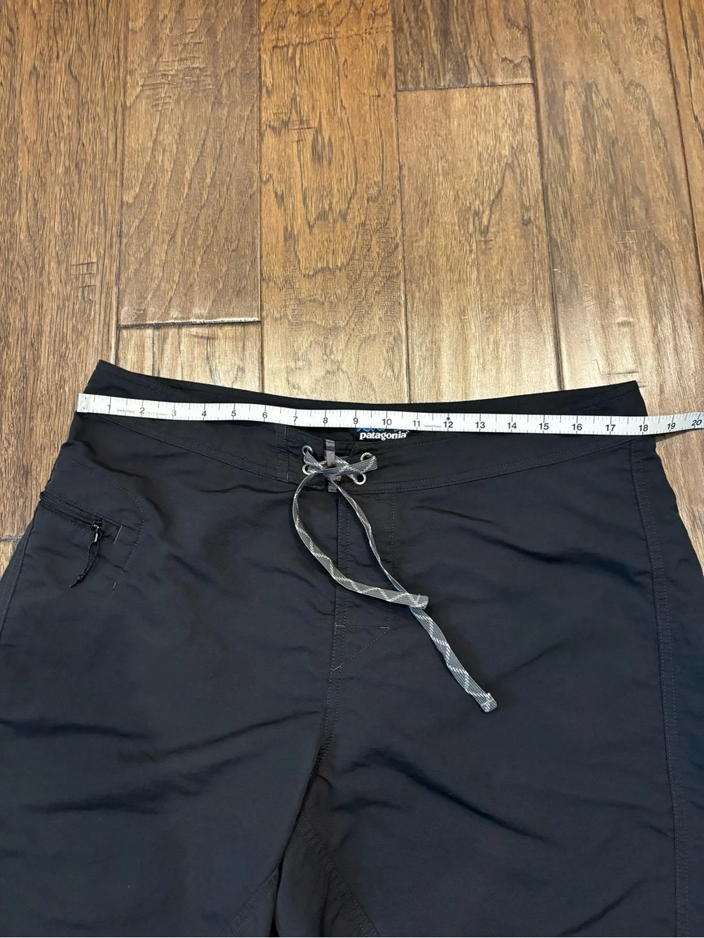 Men’s Patagonia Wavefarer Board Shorts Size 36